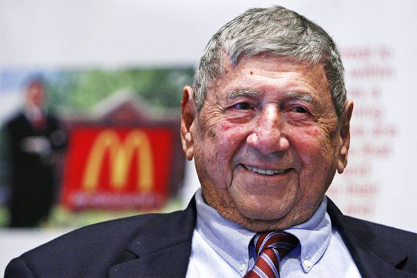 Michael 'Jim' Delligatti, um dos primeiros franqueados do McDonald's, chegou a ter 47 restaurantes da rede