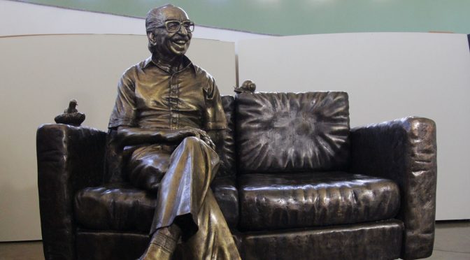 O monumento, feito a pedido de Azambuja, será instalado no canteiro central da cidade