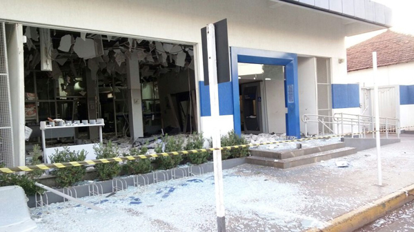 Agência bancária em Paranaíba é alvo de bandidos