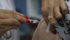 Brasília - O Ministério da Saúde promove o Dia D de Vacinação contra a gripe em postos de todo o país (Marcello Casal Jr/Agência Brasil)