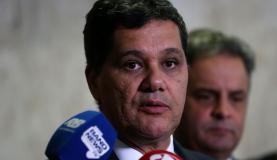 Brasília - Senador Ricardo Ferraço fala à imprensa, no Palácio do Planalto, após encontro com o presidente Michel Temer (Valter Caampanato/Agência Brasil)