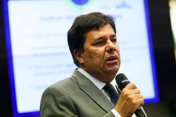 Brasília - O ministro da Educação, Mendonça Filho, participa de sessão conjunta das comissões de Educação e de Fiscalização Financeira e Controle da Câmara para falar sobre diretr