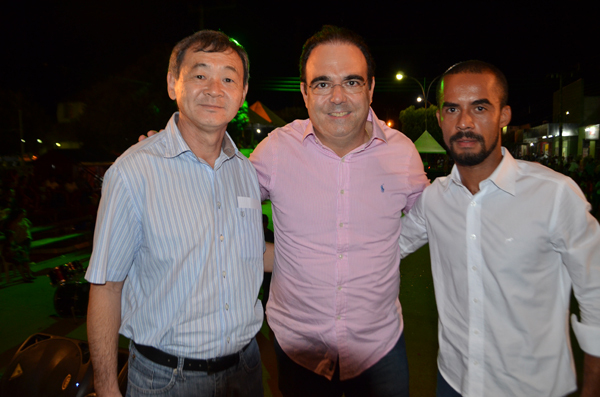 Prefeito de Bodoquena Kazu, Felipe Orro e o Presidente da Câmara, Edinho Carvalho