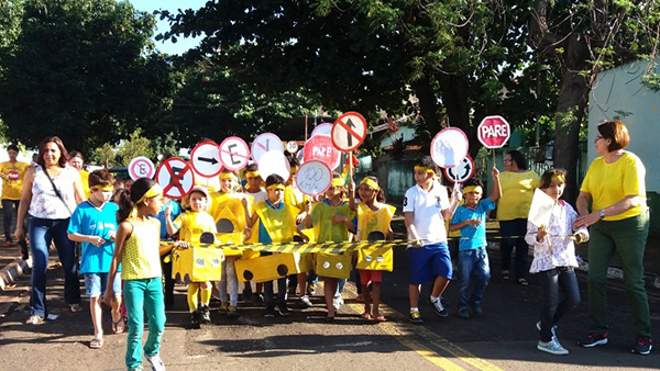 O evento, que promove a paz no trânsito, mobilizou as 94 escolas e 99 Ceinfs da Rede Municipal desde o início do mês