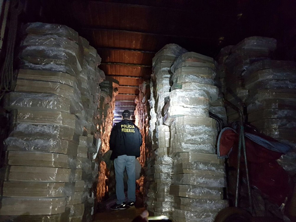 Caixas de papelão com maconha estavam em caminhão e seriam entregues no RJ