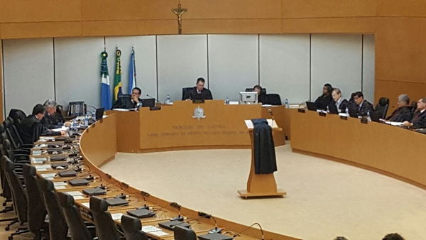 Julgamento sem os réus, no Tribunal de Justiça de MS