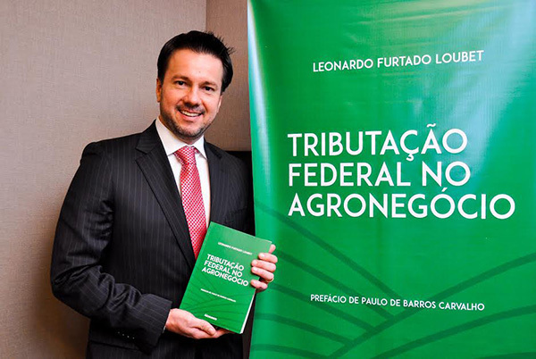 Leonardo Furtado Loubet é advogado, Especialista e Mestre em Direito Tributário pela PUC/SP, Professor-Conferencista do IBET