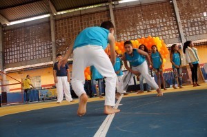 A apresentação dos alunos foi pontuada por diversos elementos das duas culturas