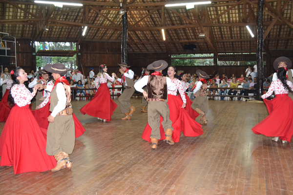 Serão realizadas Danças Tradicionais Gaúchas, Danças Gaúchas de Salão, Dança da Chula, Música (Gaita, Intérpretes e Conjuntos Vocais) e Poesia (Declamação)