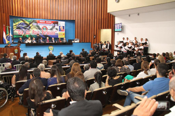 Sessão solene foi realizada no Plenário Júlio Maia na noite desta sexta-feira