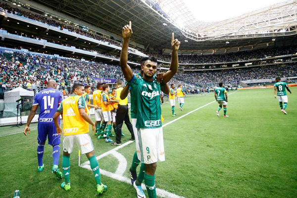 Diante de mais de 33.425 torcedores, muitos trajados de calça vinho para homenagear Cuca, o Palmeiras abriu o placar com Jean e aumentou por meio de Guerra