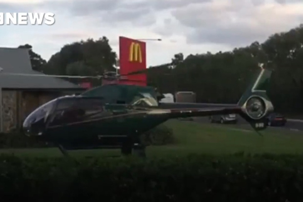 A rede de fast food disse que todos seu clientes são bem-vindos desde que desde que cheguem e partam em segurança