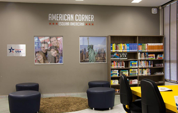 O centro orienta gratuitamente interessados em estudar nos EUA com os serviços do EducationUS
