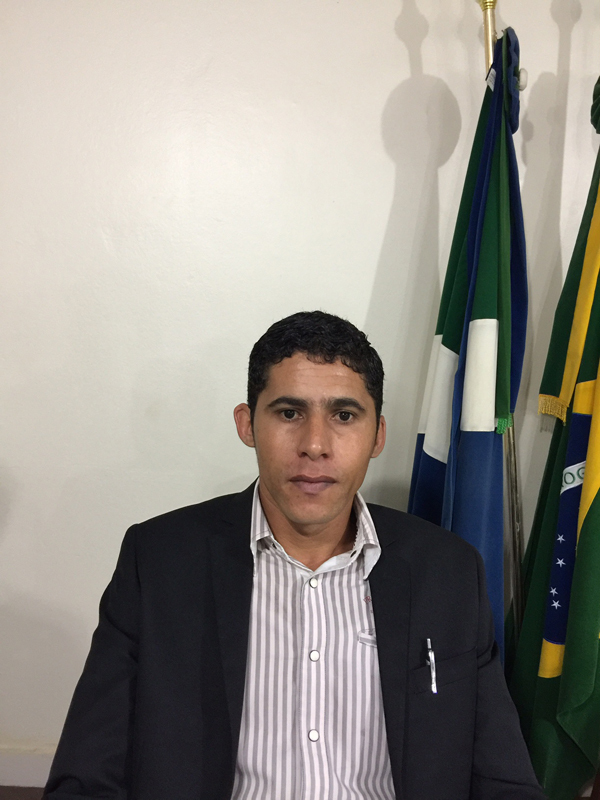 O vereador Emerson Garrucha (PTdoB) pede através de indicação ao prefeito Kazuto Horii (PSDB) pede a limpeza do local que fica no condomínio Elias Carneiro de Arruda