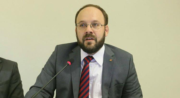 Erick Venâncio e Leonardo Accioly (foto) receberam, cada um, 25 votos favoráveis e apenas um contrário