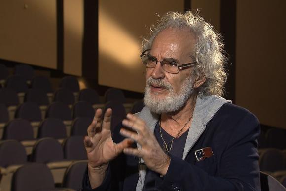 Um dos maiores defensores da música caipira do país, Renato Teixeira, revela, na conversa com Roseann, que percebeu desde cedo como é bom ter amigos