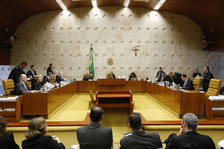 Integrantes do Supremo divergem sobre a revisão de benefícios a colaboradores