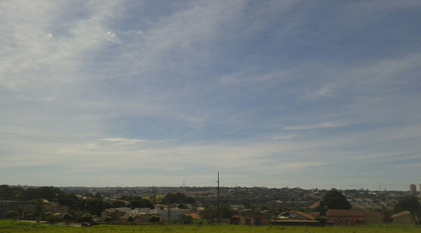 As temperaturas podem variar em torno de 21°C a 35°C