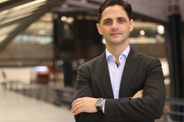 Uesley Lima é também trader da Bolsa de Valores, consultor financeiro, palestrante e empresário