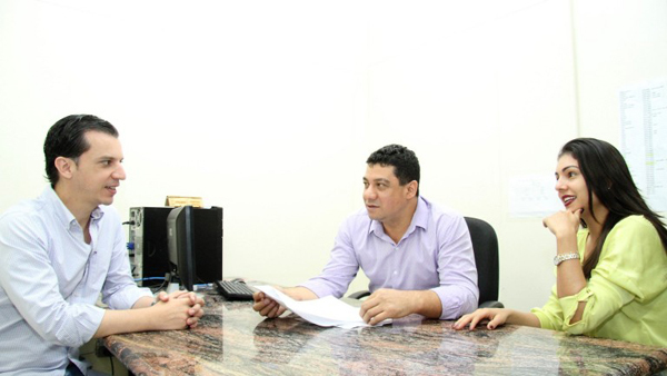 O ouvidor do Servidor Municipal, Manoel Carlos Cali, salienta que o novo canal que possibilita esse contato direto com a ouvidoria também tem como objetivo acolher o servidor