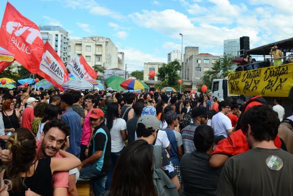 São Paulo - Manifestação a favor das Diretas Já no Largo da Batata, região oeste (Rovena Rosa/Agência Brasil)