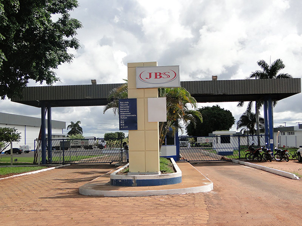 JBS emite nota sobre pagamento com 30 dias de prazo aos produtores