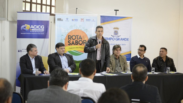 Presente ao evento, o superintendente Federal do Ministério da Agricultura, Celso de Souza Martins, elogiou a iniciativa da Prefeitura de Campo Grande em apoiar a agricultura familiar