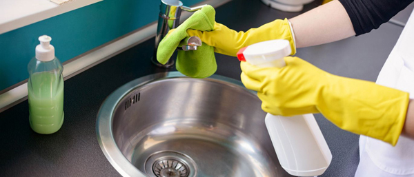 Nas primeiras 24 horas do experimento houve uma eficiência do hipoclorito de sódio na mortalidade dos mosquitos nas diferentes concentrações de 1,0 ml, 2,0 ml e 3,0 ml por litro de água