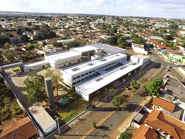 Escola da Construção fica na Avenida Rachid Neder esquina com a Rua Caxias do Sul