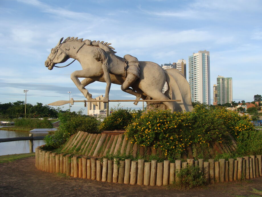 Monumento foi inaugurado em 2004 no Parque das Nações Indígenas