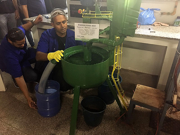 Espessador é um equipamento utilizado na separação de sólidos e líquidos