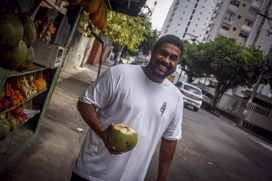 Baco Exu do Blues se tornou o rapper do ano no Brasil por causa de algumas taças quebradas