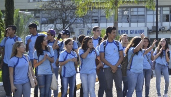 O Instituto Mirim realiza um conjunto integrado de ações sociais, que viabilizam a construção de estratégias coletivas voltadas para a vivência, a moral, o respeito e a humanização das relações, no processo de formação dos adolescentes