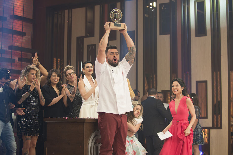 Pablo Oazense sobressaiu na cozinha foi Pablo, que faturou o troféu da competição, uma viagem para Dubai e mais R$ 200 mil, na noite desta terça-feira, 5, na Band.