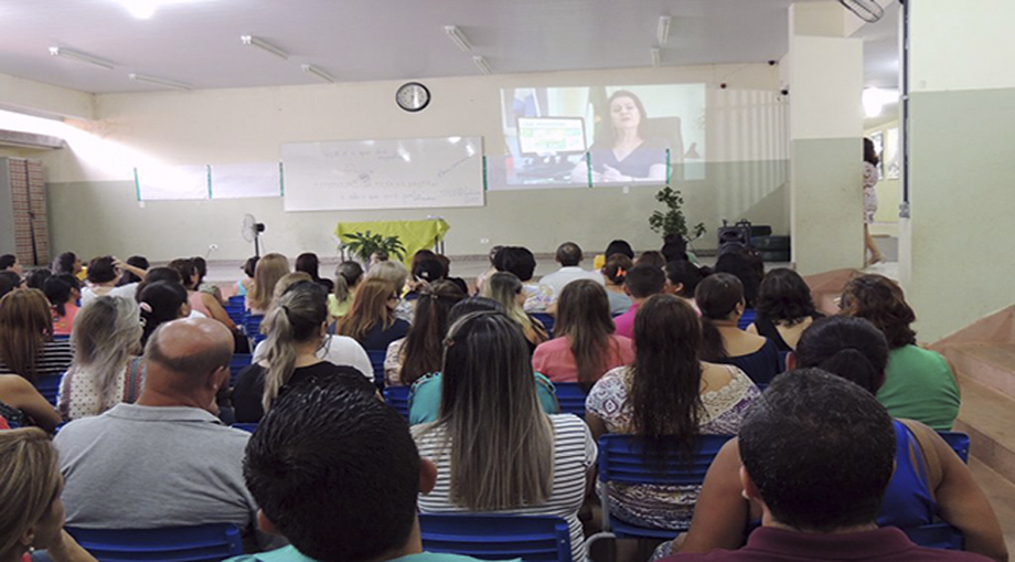A jornada promove aos profissionais momentos de discussão e reflexão sobre o papel da escola no processo de aprendizagem dos estudantes e estabelece estratégias que potencializem as ações da escola, considerando os aspectos presentes nas discussões realiz