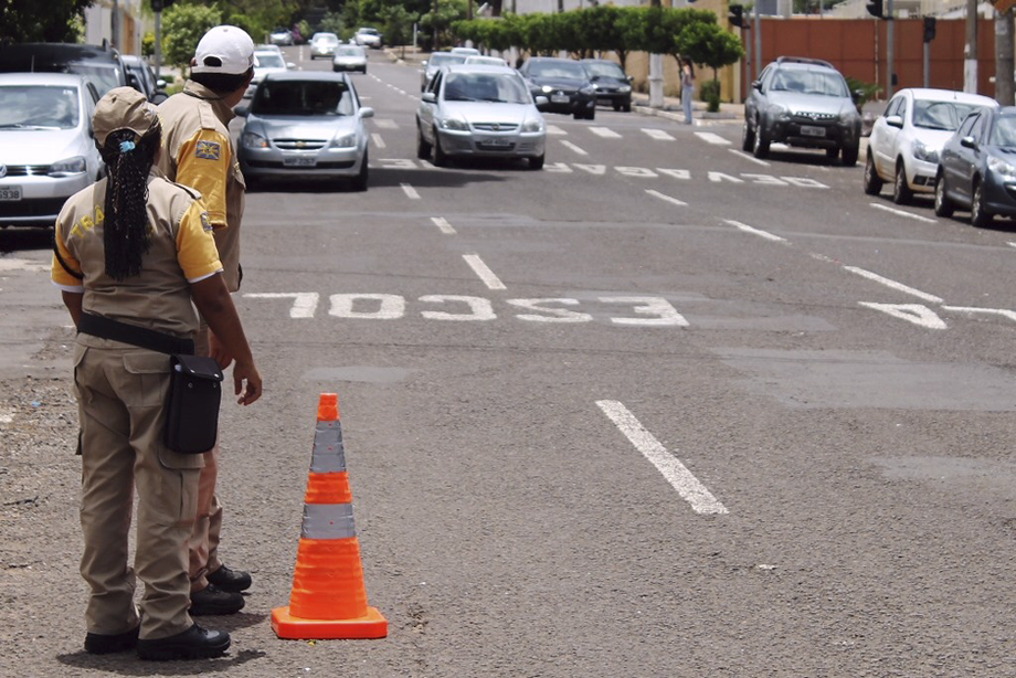 Atendendo diversas solicitações a Agência Municipal de Transporte e Trânsito (Agetran), interdita diversas vias, neste feriado para execução de obras e realização de eventos religiosos no período de 30 de março ao dia primeiro de abril