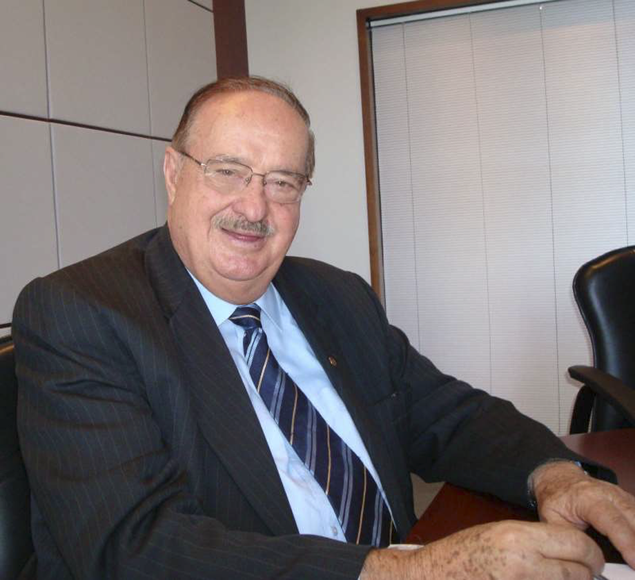 Nas redes sociais, políticos e amigos fizeram várias homenagens ao empresário, como o presidente Michel Temer e o governador do Rio Grande do Sul, Ivo Sartori
