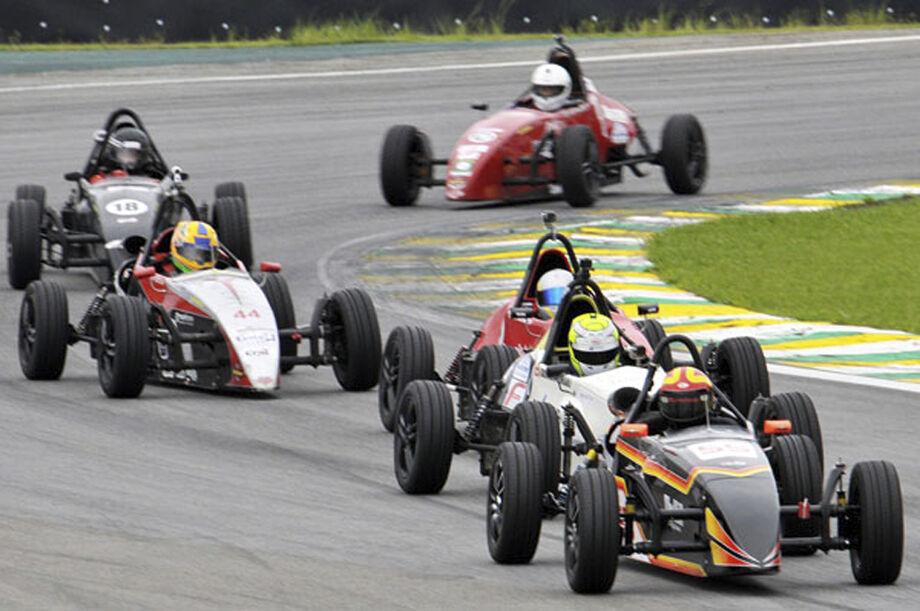 Jovens pilotos irão para a pista na sexta-feira, para os treinos livres. No sábado, disputam o treino classificatório e a primeira bateria, de 12 voltas