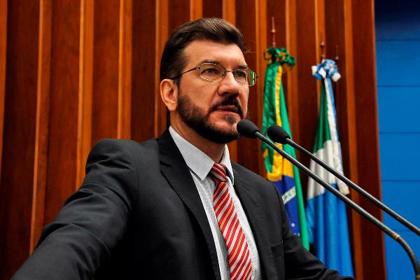 Deputado propôs ação do governo para combater depressão entre os estudantes da Rede Pública Estadual