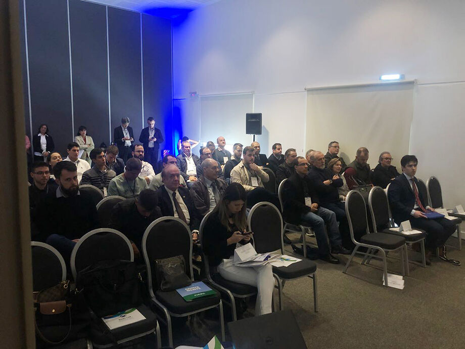 “Prospectamos junto com a equipe que está organizando o evento alguns possíveis compradores e a nossa expectativa é conseguir estabelecer parcerias comerciais no Paraguai e conseguir, com isso, ampliar nossos horizontes de mercado”, destacou Gilson Lomba.