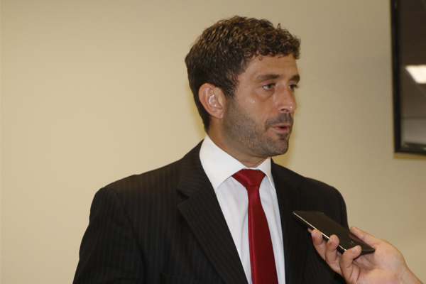 Fernando Cury é pós-graduado em Direito do Estado, pela PUC de SP/ESA, e em Direito Processual Civil, pela UNAES. Mestre em Processo Penal e Garantismo, pela Universidade de Girona/Espanha
