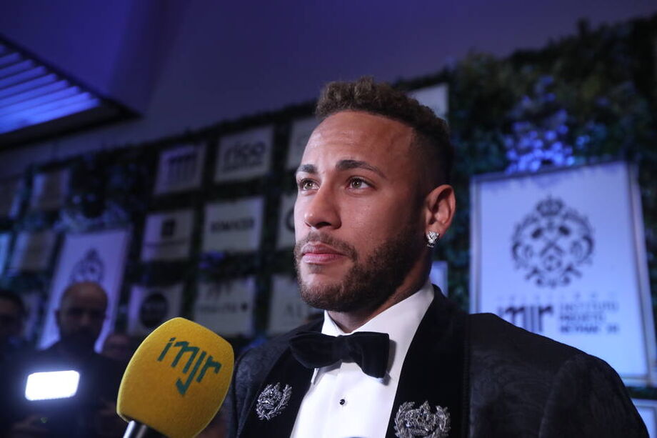 Neymar durante leilão beneficente em São Paulo