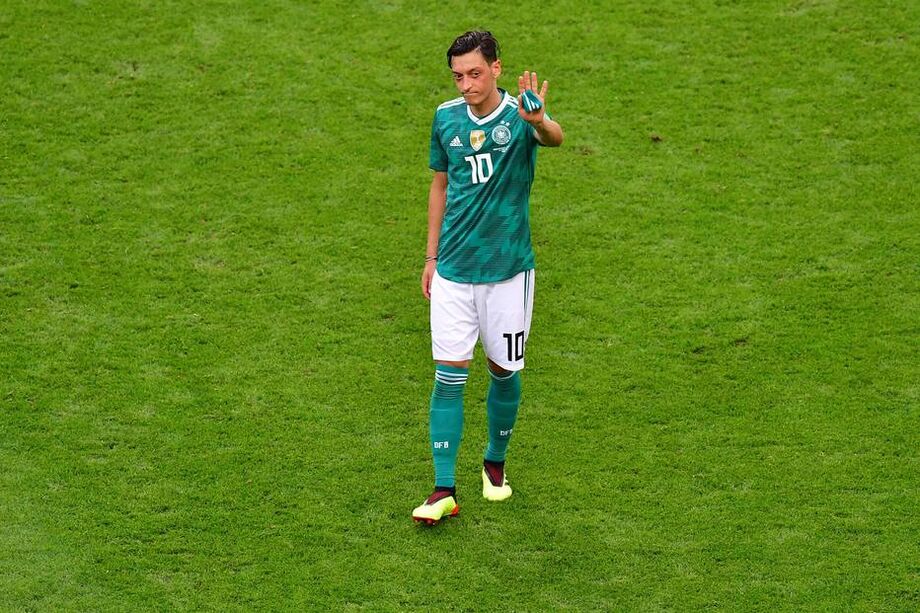Ozil anuncia aposentadoria da seleção alemã um mês após