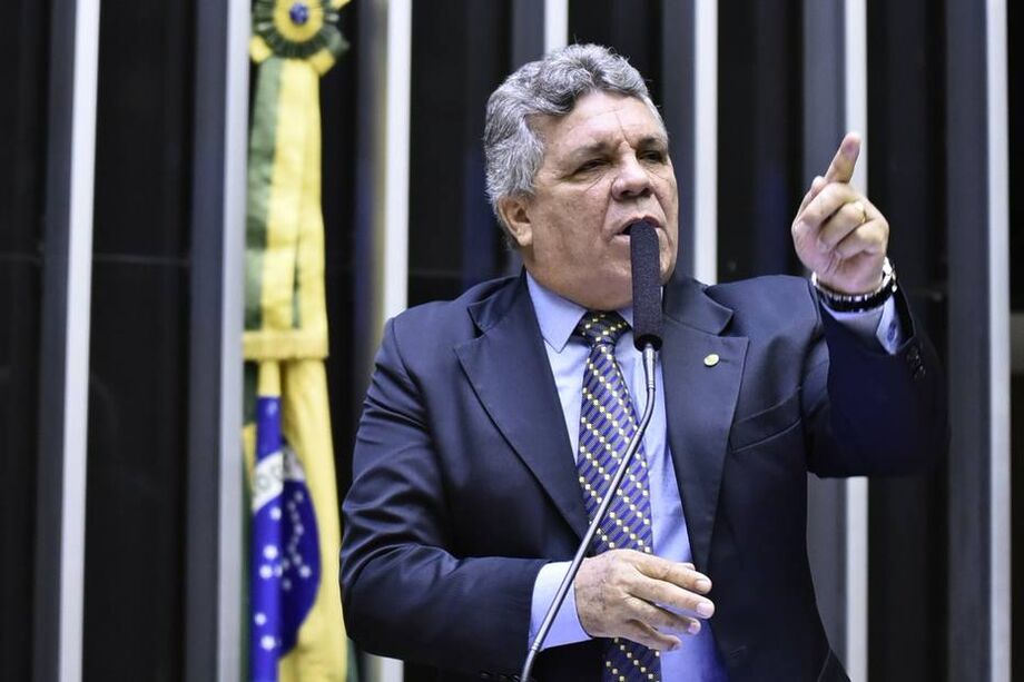 Além dos tucanos, Fraga terá o apoio do PR, de Valdemar Costa Neto e Jofran Frejat (PR-DF)
