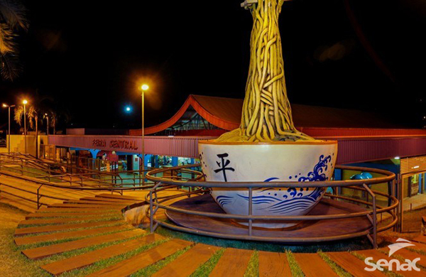 O Festival teve início no domingo (05) e segue até o dia 12 de agosto. A programação conta ainda com shows musicais, danças, exposições, atrações culturais e a cerimônia do saquê.
