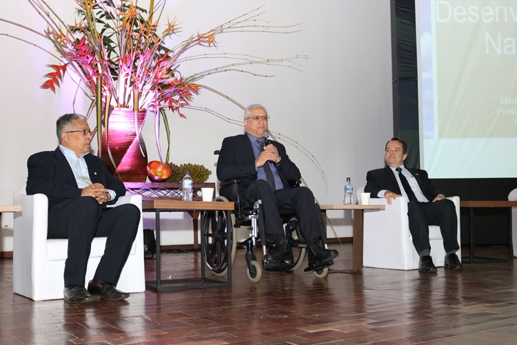 O presidente do CNPq também ressaltou que no mundo moderno todas as nações desenvolvidas, tanto economicamente como socialmente, estão baseadas na chamada 'economia do conhecimento'
