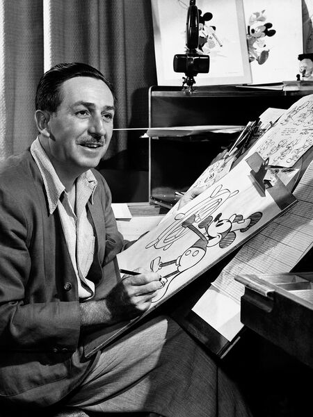 Mickey Mouse foi o primeiro personagem de desenhos animados a ser amplamente licenciado
