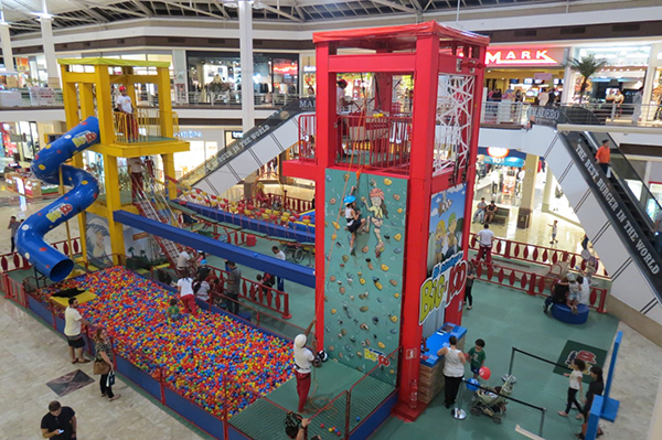 “As aventuras de Big e Kid”, que fica na Praça Central do Shopping Campo Grande até o dia 28 de outubro