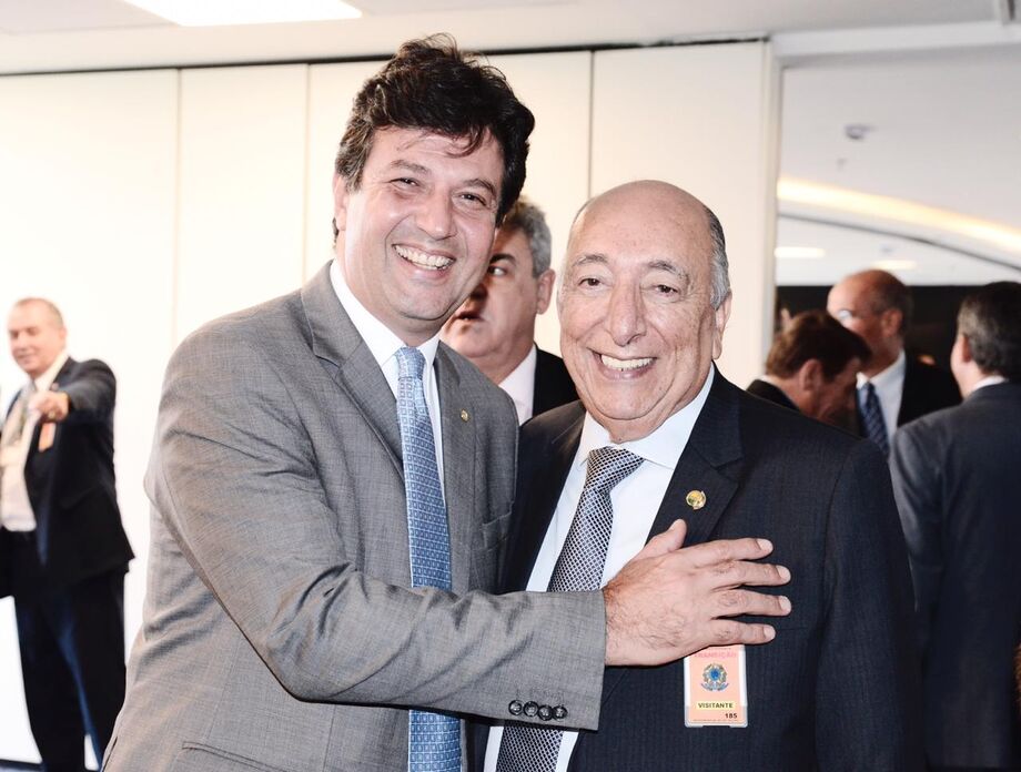 Novo Ministro da Saúde do governo de Jair Bolsonaro (PLS), Luiz Henrique Mandetta (DEM-MS) e o senador Pedro Chaves (PRB)