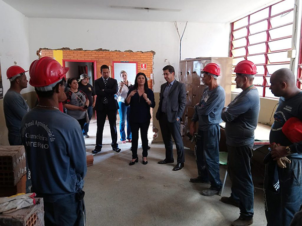 A ação faz parte do projeto Pintando e Revitalizando a Educação com Liberdade e envolverá a reestruturação de mais de três mil metros quadrados de área construída